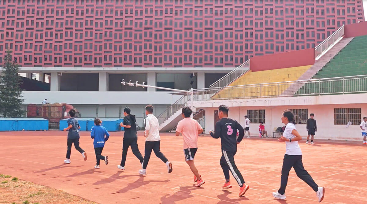 云南楚雄医药高等专科学校阳光跑.jpg