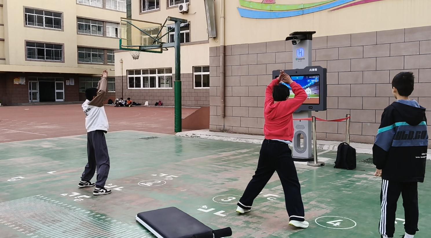 青岛西海岸新区东风小学.png